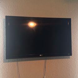 Black Used TV (No remote but works)  SONY