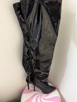 FASHION NOVA OVER THE KNEE BOOTS SIZE 7