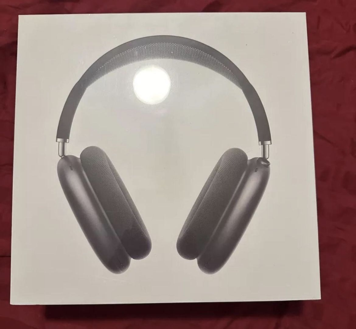 Apple air pods max (Brand New In Box)