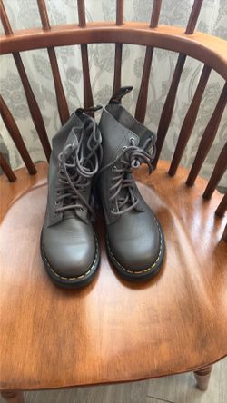 Doc martens Grey