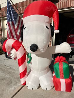 Snoopy Christmas Inflatable Yard Decoration