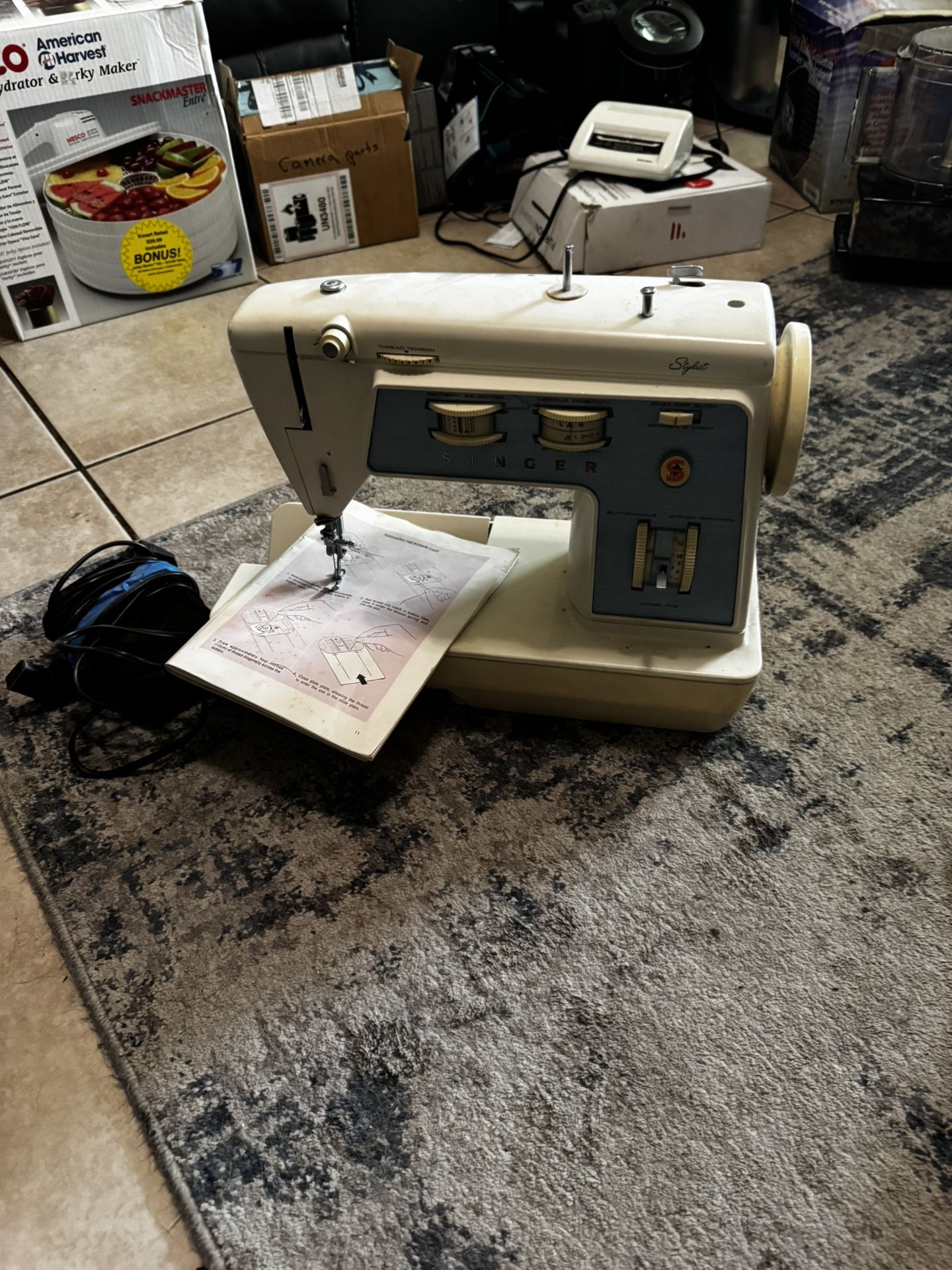 Vintage 1970 Singer Sewing Machine