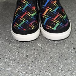 UGG  Kids Caplan Slip-On 