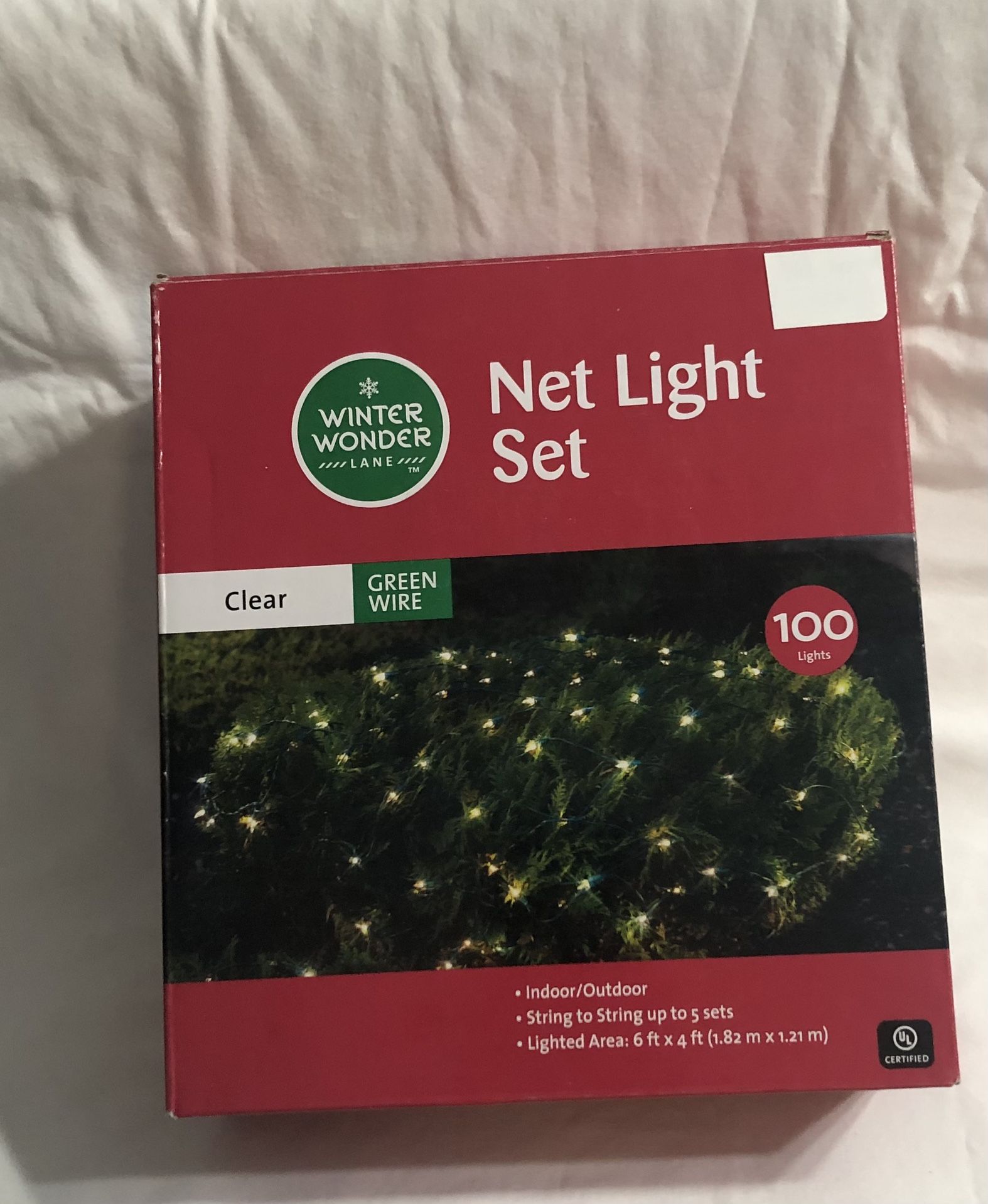 Net 100 clear lights set green wire indoor/outdoor. 6ftX4ft