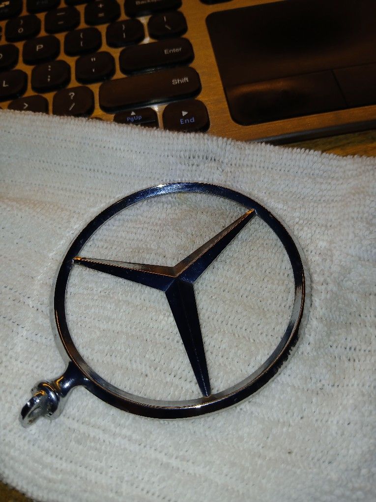 Mercedes Emblem
