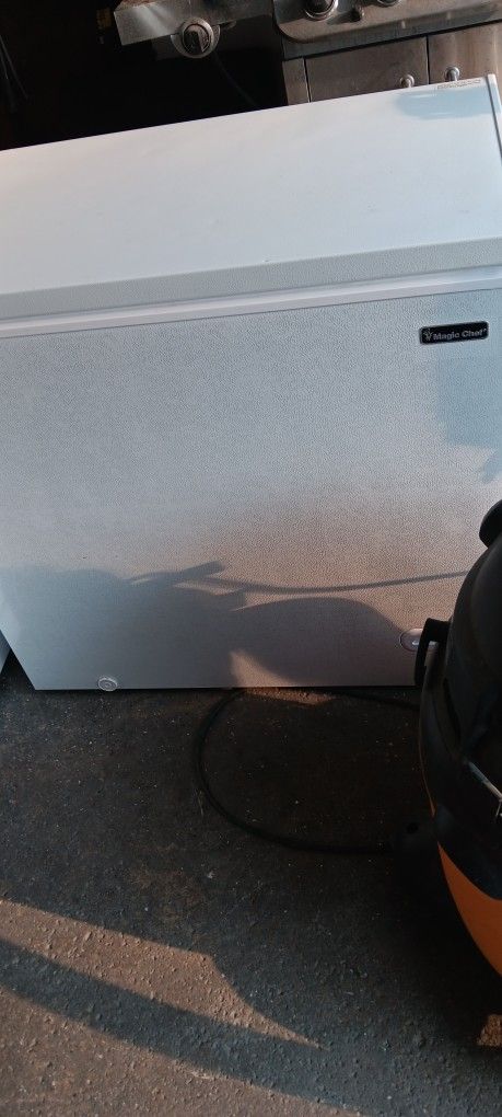 Magic Chef Chest Freezer 
