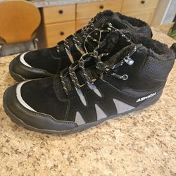 Womens Size 9 Hiking Boots