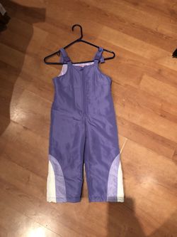 Child’s snow bib