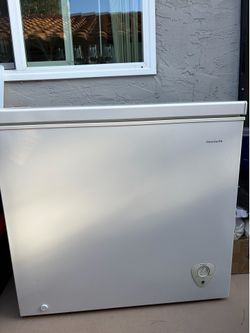 Freezer chest