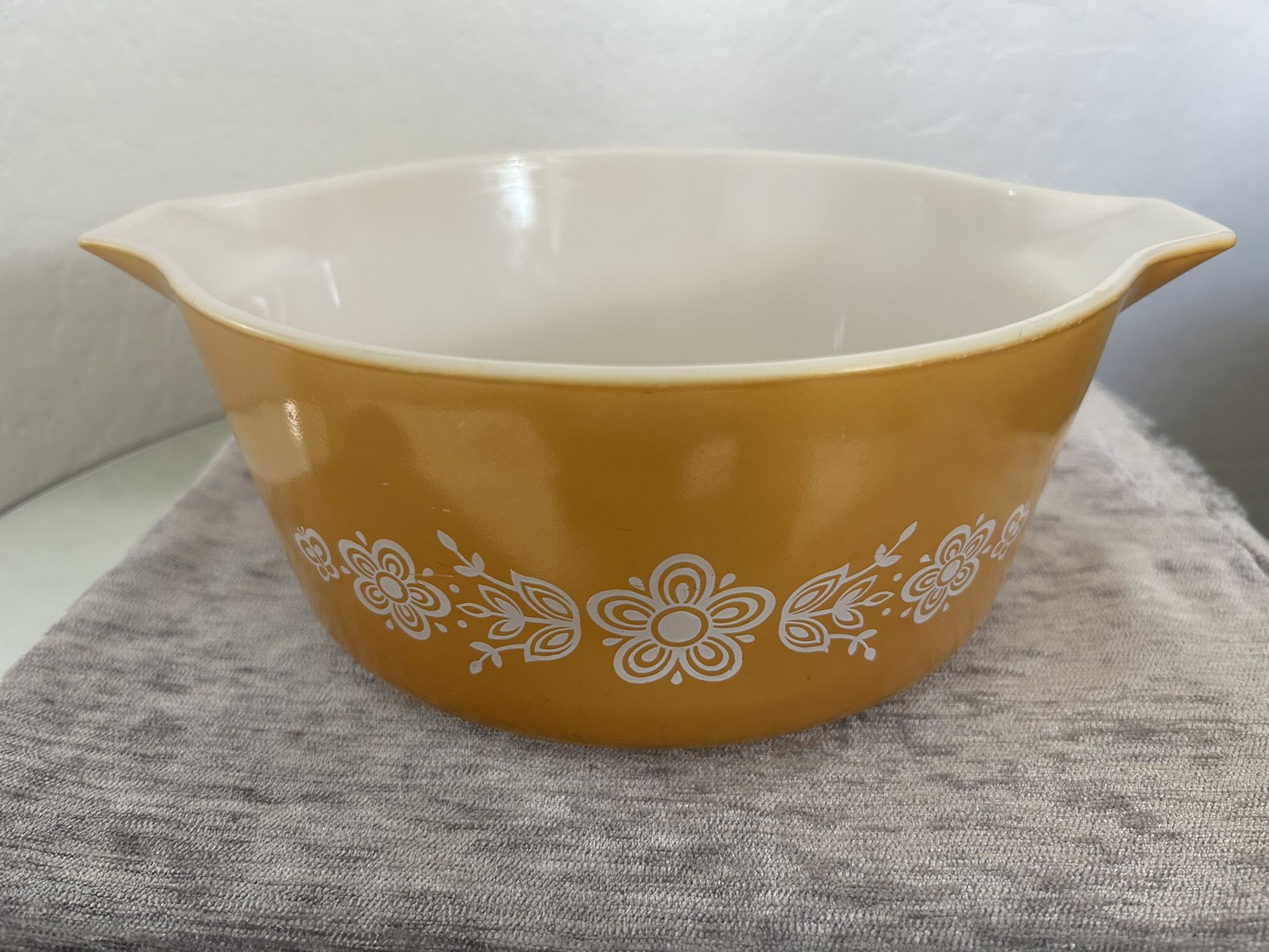 Vintage Pyrex Bowl Butterfly Gold Pattern