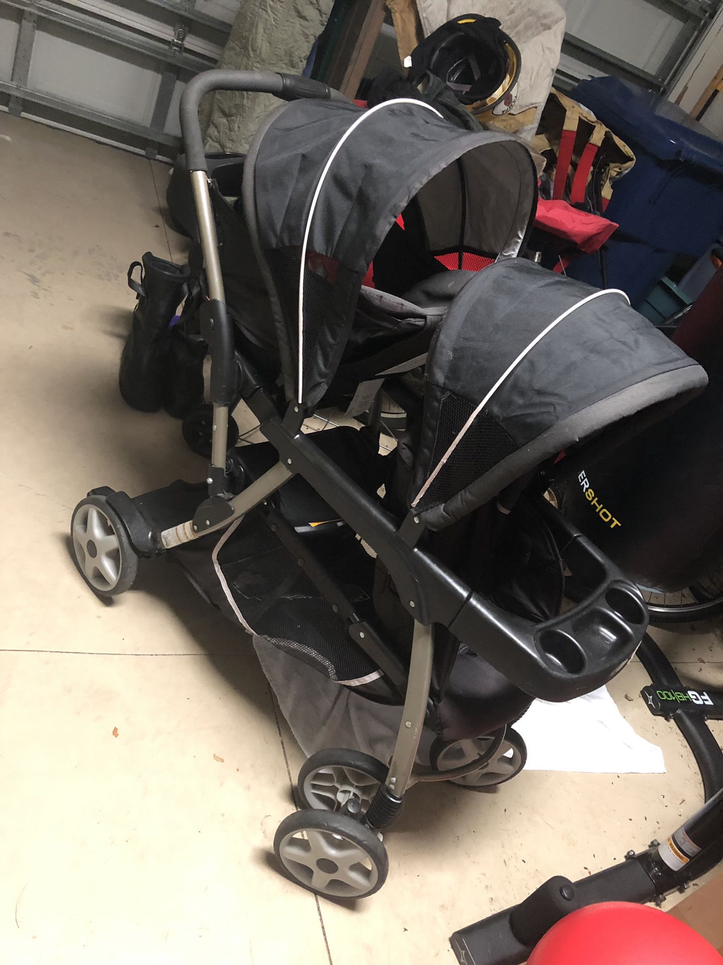 Graco Ready2Grow Sit and Stand double stroller