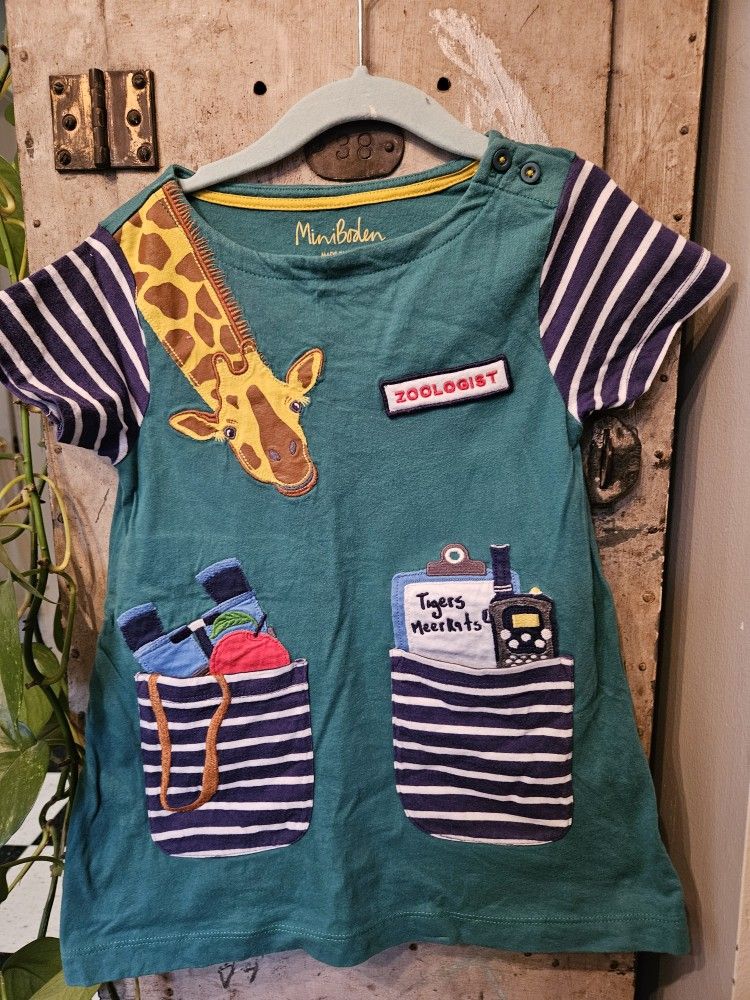 Mini Boden Zoologist Tunic
Size 3/4