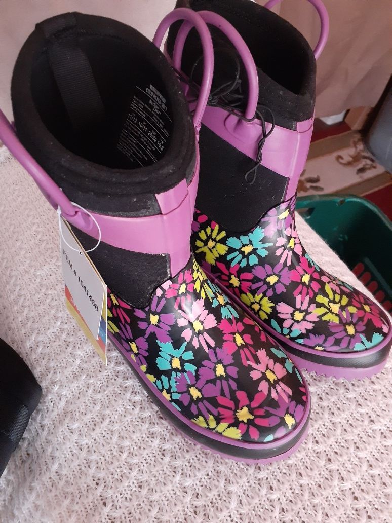 Girls boots size 11 -12 c
