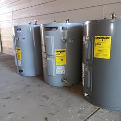 Electric Water Heater Good Condición 