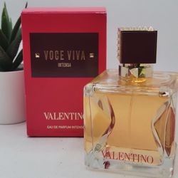 Valentino 

Voce Viva Intensa Eau de Parfum

3.4 fl 