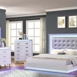 5 PC QUEEN BEDROOM SET NEW IN BOX 