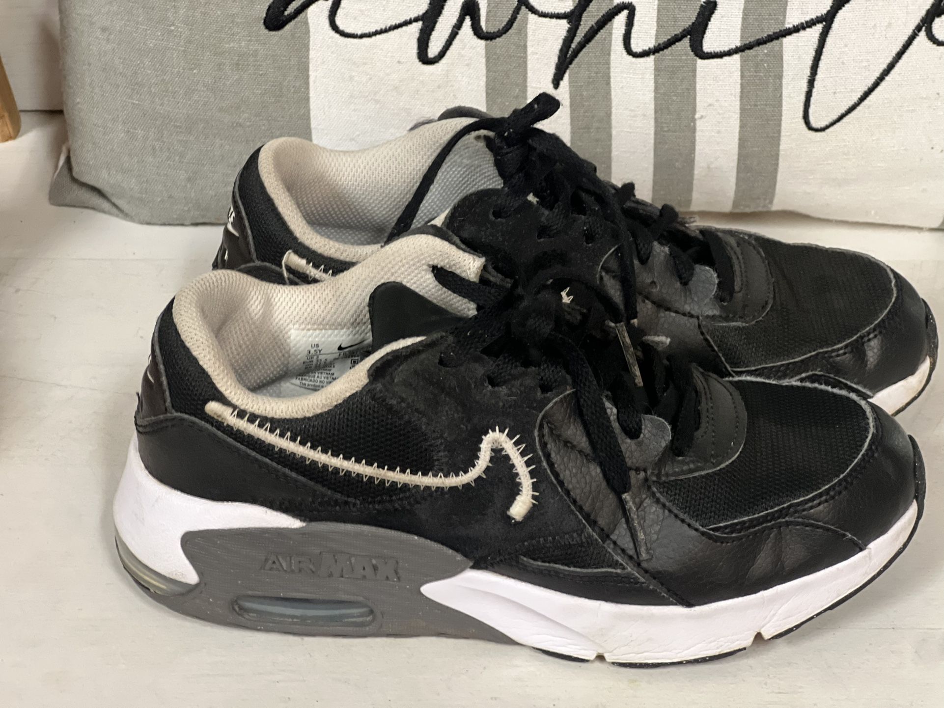 Boys Nike