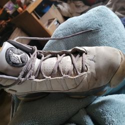 Pair Of Used Jorden 6 Ring Shoe Size 9