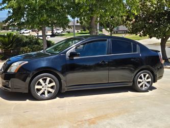 2012 Nissan 4dr