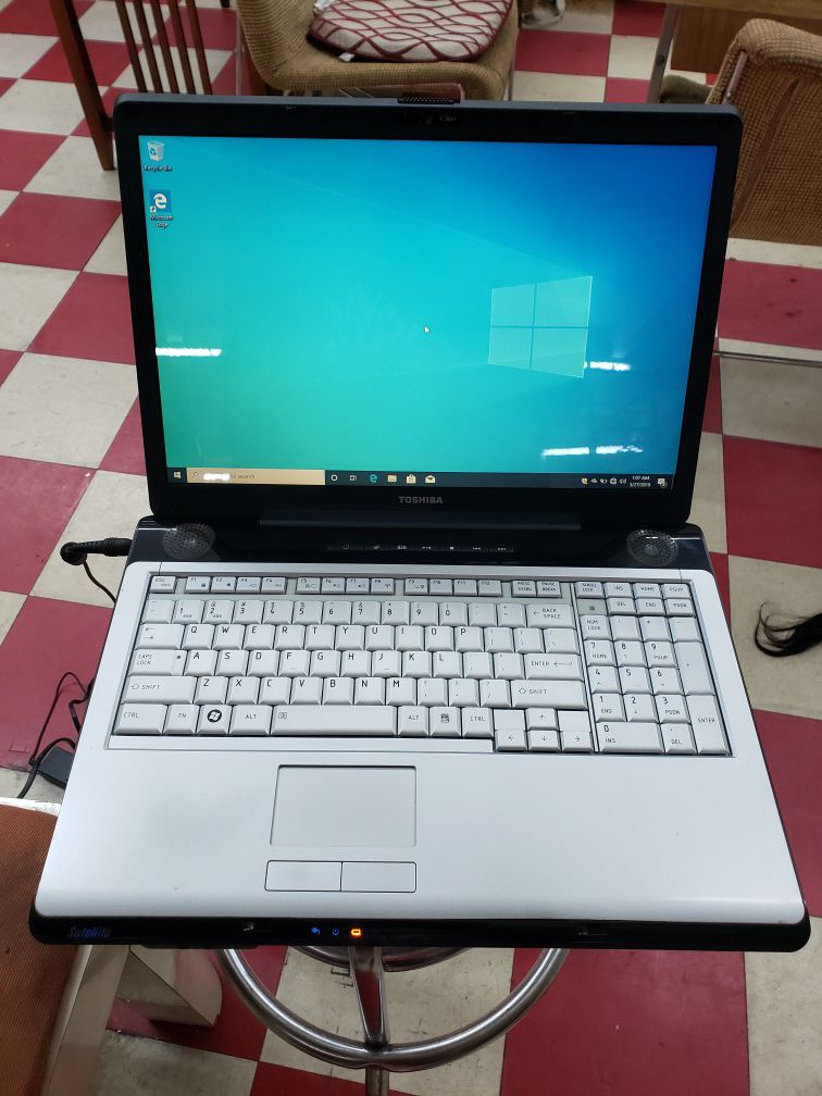 Toshiba 17inch Laptop Nice Clean Like New Windows 10 Microsoft Office Antivirus