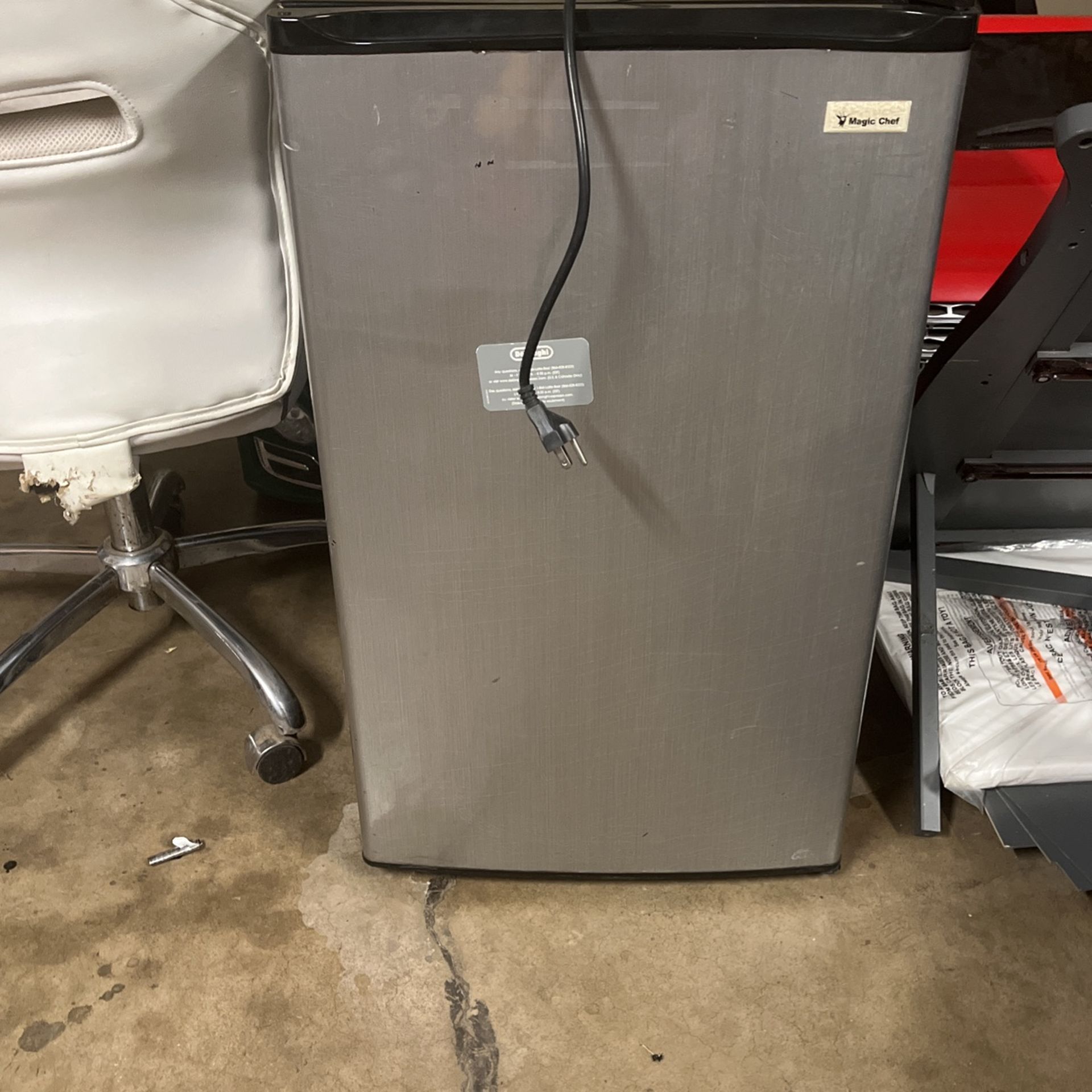 Magic Chef Mini Refrigerator 