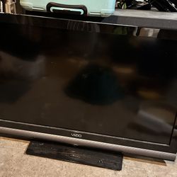 35 Inch Vizio TV Monitor 