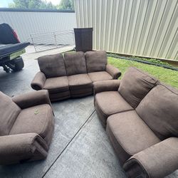 Couch set