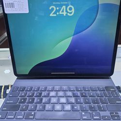 Apple Ipad Pro 4th Gen With Charger, Smart Case and Apple Pencil. ASK FOR RYAN. #4(contact info removed)-01
