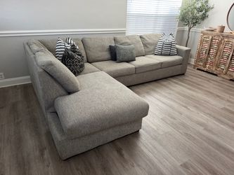 Gray sectional sofa READ DESCRIPTION