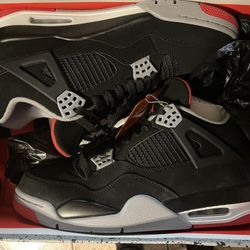 Air Jordan 4 Bred