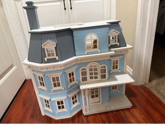 Victorian dollhouse