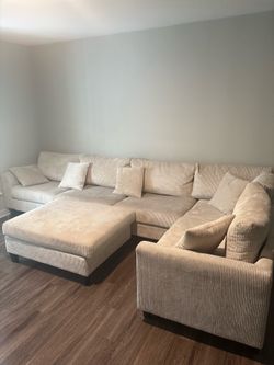 Modular Sectional w/ Ottoman included