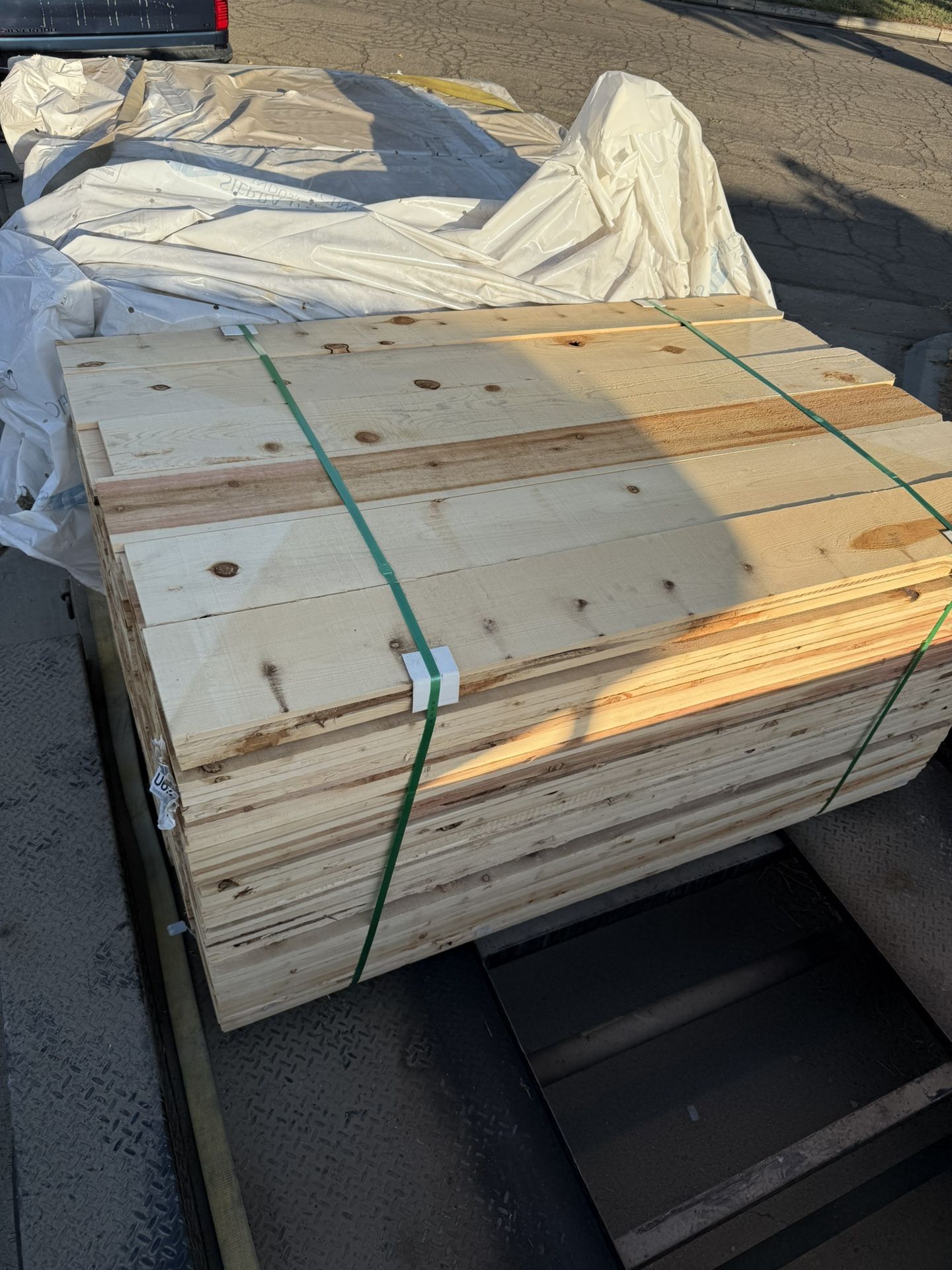 CEDAR DOG EARED FENCE PICKETS