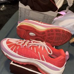 NIKE Air Max Size 7.5