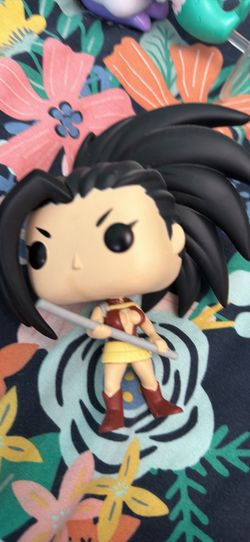 momo yaoyorozu