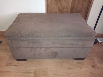 Storage ottoman