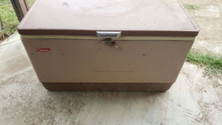 Coleman vintage steel belted Ice box Large!