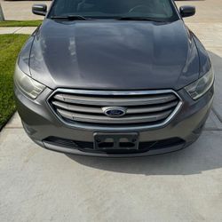 2014  Ford Taurus