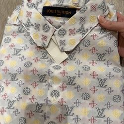 New Man’s shirt LV size L,