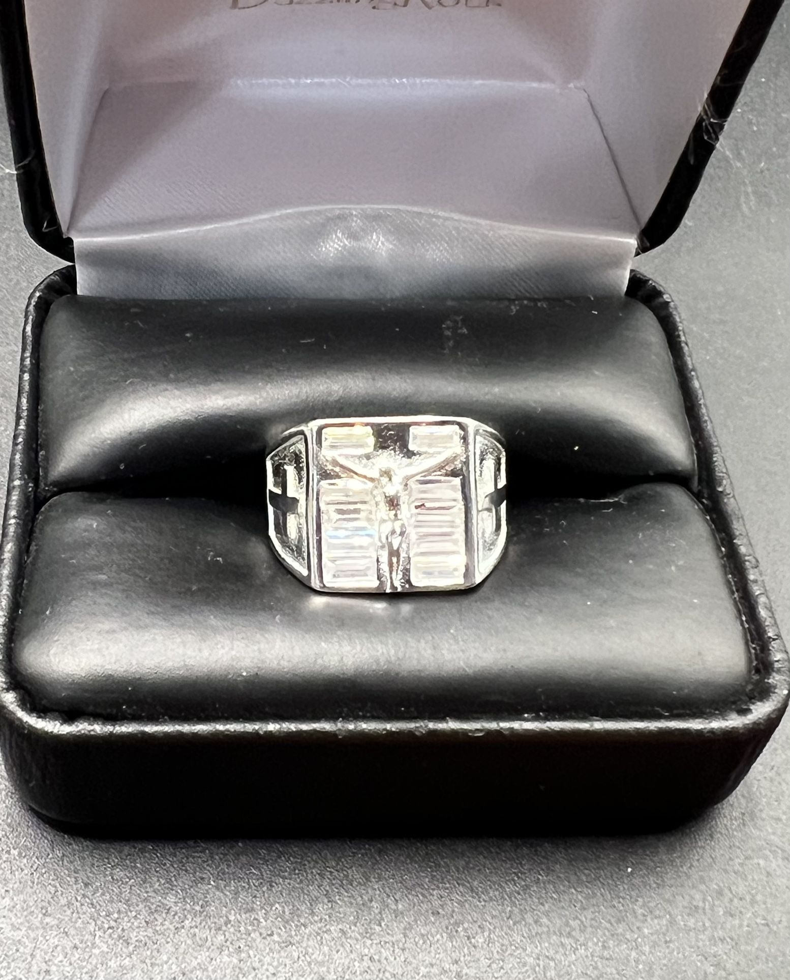 925 Sterling Silver CZ Crucifix Men’s ring size 9.5