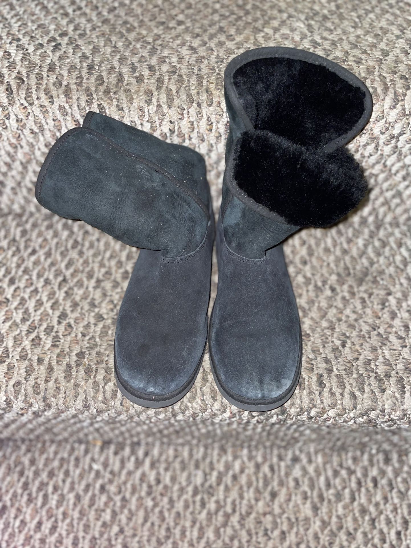 Girls ugg Boots Size 4 $15