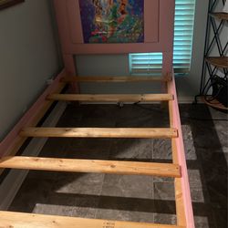 Teen bed