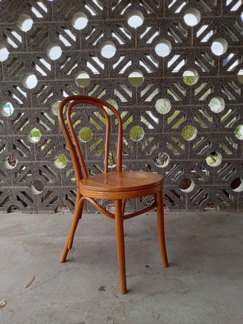 Vintage high point bending & chair Co. Bent Wood Ice Cream Parlor Chair.