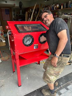 Sandblasting cabinet