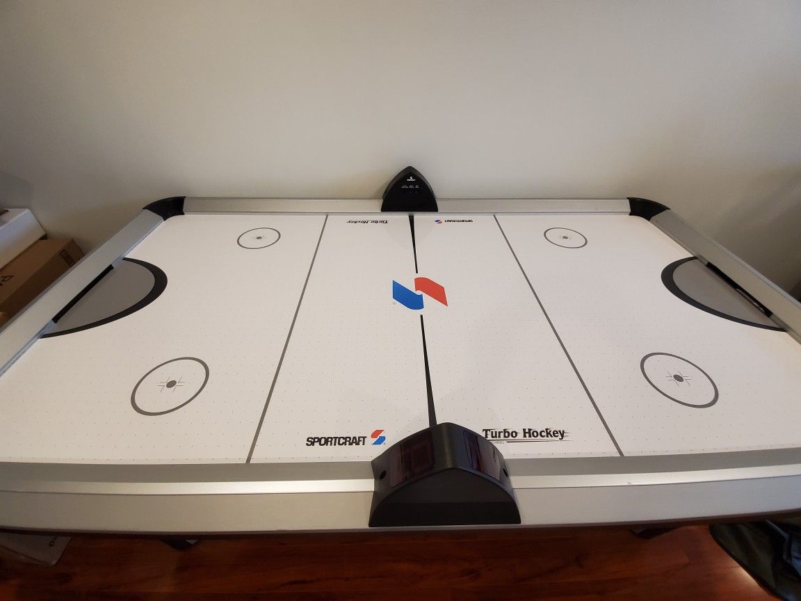 Air Hockey Table