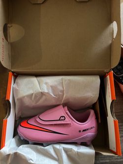 Soccer cleats (kids)