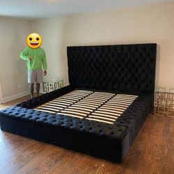 Brand New/Black Velvet King Size Storage Platform Bed Frame Cama//Queen Size Available//Mattress Sold Separately 