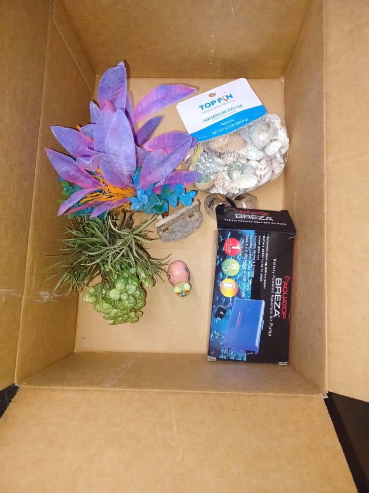 Aquarium Decor/ Supplies 