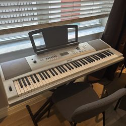 Yamaha Portable Grand DGX-220 Keyboard Piano + Stand