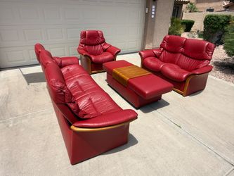 Like New! Ekornes Stressless High Back Eldorado Living Room Set, Copenhagen